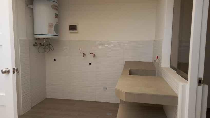 CALLE LOS CEDROS LA MOLINA, LIMA, 4 Bedrooms Bedrooms, ,Casa,En Venta,LA MOLINA,3,1135