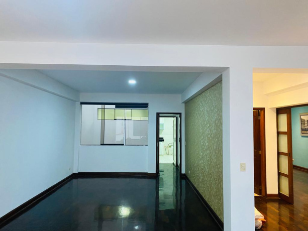 Calle Monte Mayor 182 Monte Mayor, santiago de surco, lima 15038, 6 Bedrooms Bedrooms, ,5 BathroomsBathrooms,Departamento,En Venta,Monte Mayor,3,1221