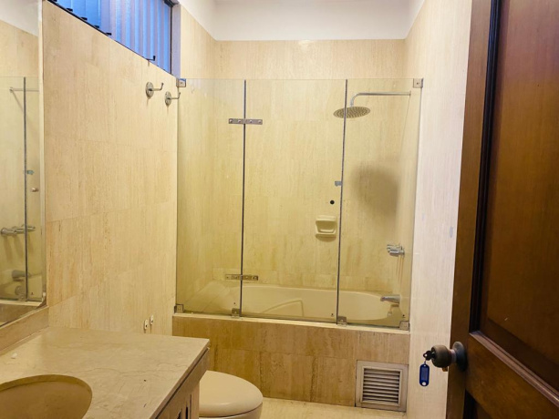 Calle Monte Mayor 182 Monte Mayor, santiago de surco, lima 15038, 6 Bedrooms Bedrooms, ,5 BathroomsBathrooms,Departamento,En Venta,Monte Mayor,3,1221