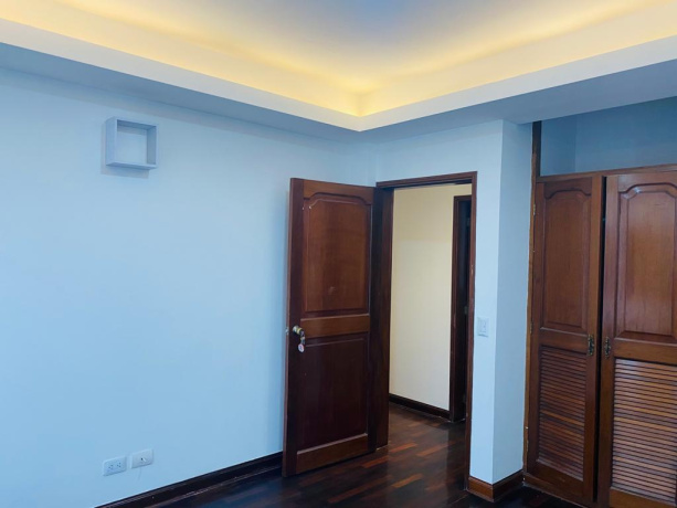 Calle Monte Mayor 182 Monte Mayor, santiago de surco, lima 15038, 6 Bedrooms Bedrooms, ,5 BathroomsBathrooms,Departamento,En Venta,Monte Mayor,3,1221