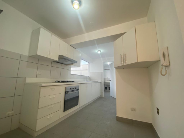 Av Circunvalación, Santiago de Surco, 3 Bedrooms Bedrooms, ,2 BathroomsBathrooms,Departamento,En Alquiler,Av Circunvalación,10,1257